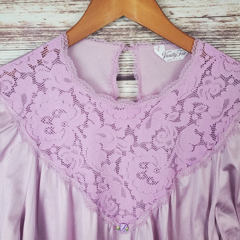 Vanity Fair Vintage Womens Medium Petite 2pc Velour Robe & Matching Nylon Gown